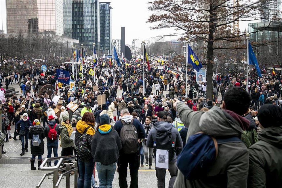 Protesta contra las restricciones impuestas por la pandemia en Bruselas en una imagen de archivo.