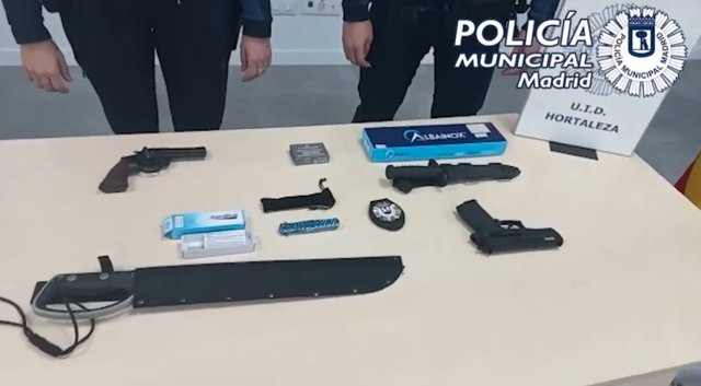 Incautadas un machete, un cuchillo y un arma simulada en una reyerta en Sanchinarro