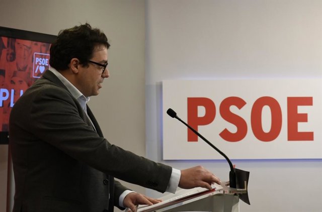 El secretario de Estrategia, Estudios, Programas y Acción Electoral, Daniel Carrillo, en comparecencia de prensa