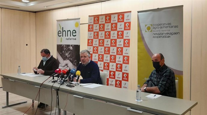 Fermín Gorraiz, Félix Bariáin y José Mari Martínez, durante la rueda de prensa