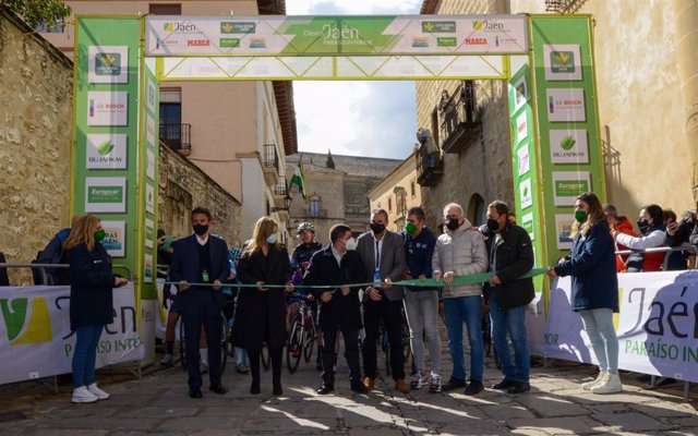 Salida de la primera Clásica Jaén Paraíso Interior.