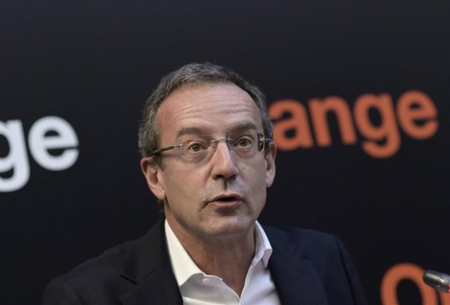 Archivo - El consejero delegado de Orange España, Jean-François Fallacher, lidera la rueda de prensa del balance de los resultados de Orange España durante los primeros nueve meses de 2021, a 26 de octubre de 2021, en Madrid, (España). 