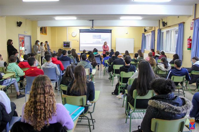 Jornada en La Puebla del Río sobre el Talento femenino ante el reto digital.