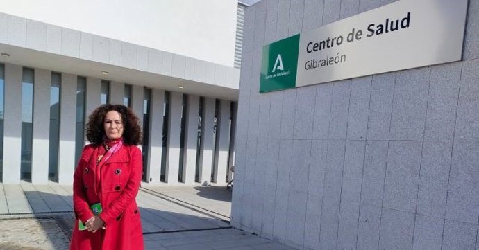 La secretaria de Sanidad de la Comisión Ejecutiva Provincial y alcaldesa de Gibraleón, Lourdes Martín.