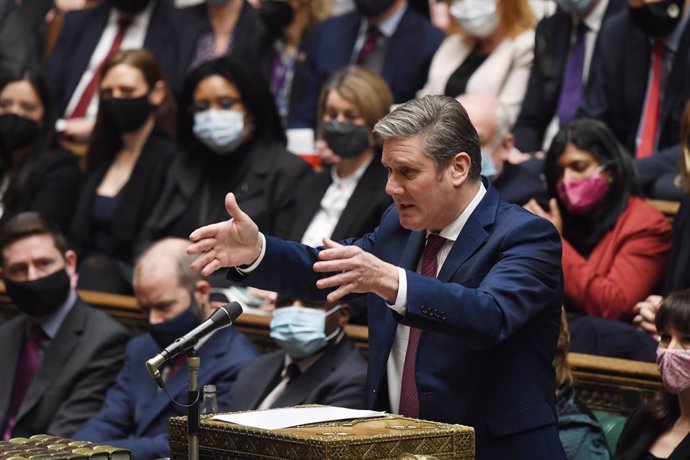 Archivo - HANDOUT - 12 January 2022, United Kingdom, London: UKLabour leader Sir Keir Starmer speaks during the weekly Prime Minister's Questions session at the British Parliament. Photo: Uk Parliament/Jessica Taylor/PA Media/dpa - ATTENTION: editorial