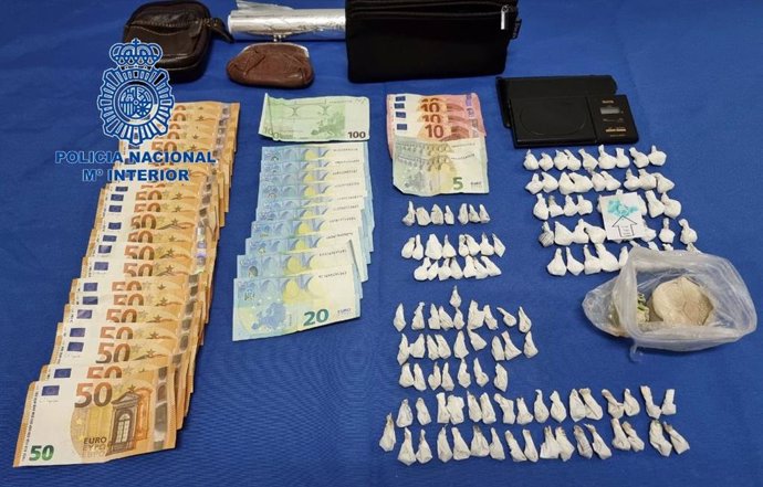 Dinero y drogas intervenidos en la operación en la Luneta.