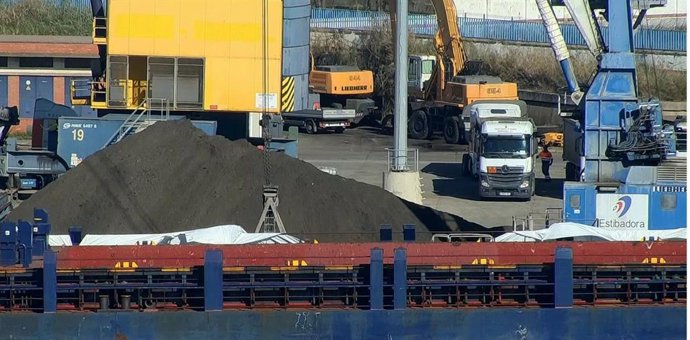 Imagen del barco inspeccionado y bloqueado.