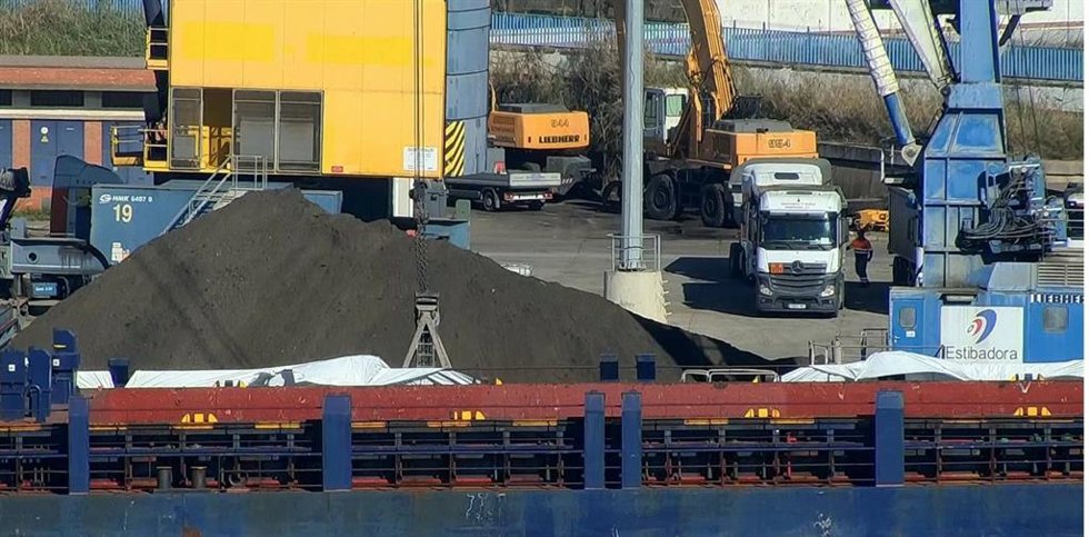 Imagen del barco inspeccionado y bloqueado.