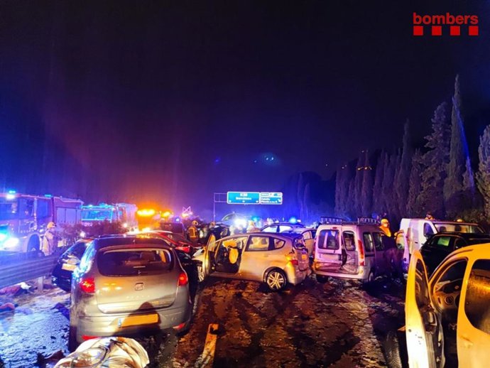 Vehicles afectats per l'accident múltiple en la C-32.