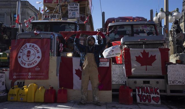 Protestas y bloqueos de camiones contra las restricciones por el coronavirus en Canadá