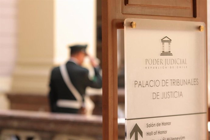 Archivo - Palacio de tribunales en Santiago de Chile