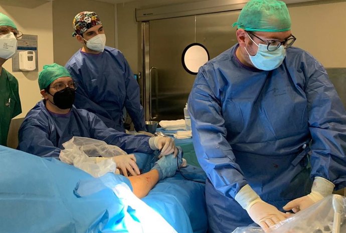 El Hospital Vithas Málaga realiza una técnica pionera en pacientes para la eliminación de varices