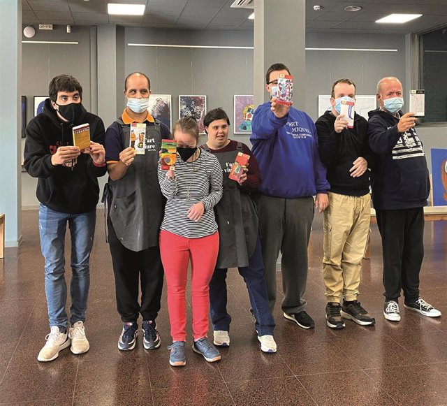 Archivo - Algunos de los artistas han ilustrado las cajas de chocolate artesanal de la Fundació Casa Dalmases