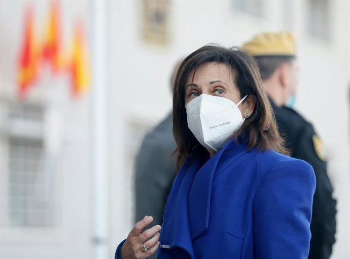 La ministra de Defensa, Margarita Robles, durante el acto de reconocimiento a la Unidad Militar de Emergencias (UME), en el Cuartel General de la UME, en la Base de Torrejón de Ardoz, a 10 de febrero de 2022, en Torrejón de Ardoz, Madrid (España).