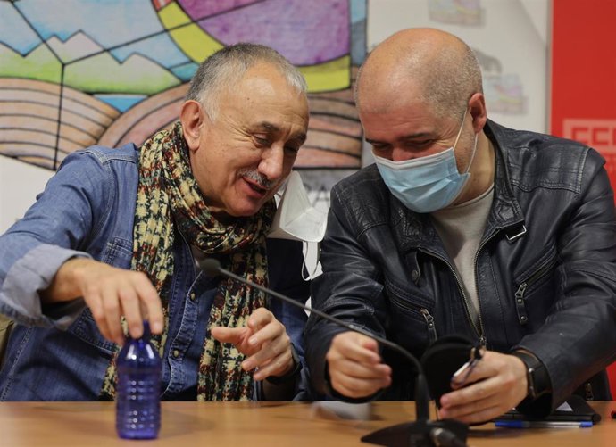 Luis Tudanca y Pablo Fernández participan en un encuentro de UGT y CCOO sobre la reforma laboral