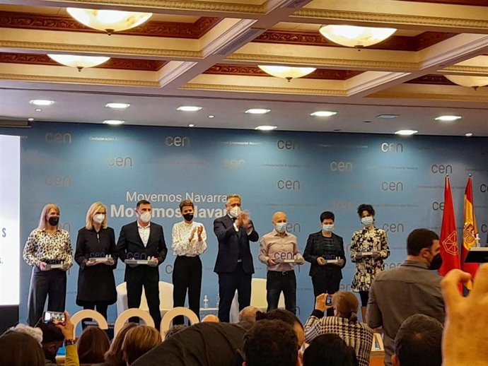 Javier Lorea, de Congelados de Navarra, y Juan Caballero, de Focke Meler, ganadores de 'Personas que mejoran empresas'.