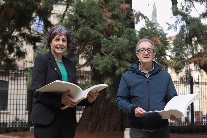 Rebeca Esnaola y Carlos Cánovas.