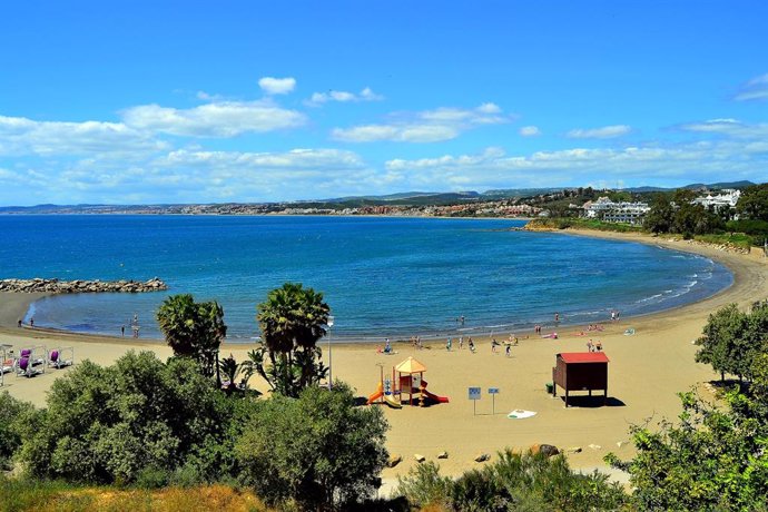 Archivo - Playa de Estepona 