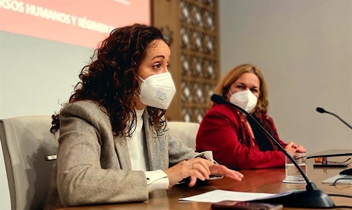 Virginia Borrallo y Jana Cinta Calderón presentan los I Premios a la innovación de la Diputación de Badajoz, Organismos Autónomos y entes consorciados (PROINNOBA).