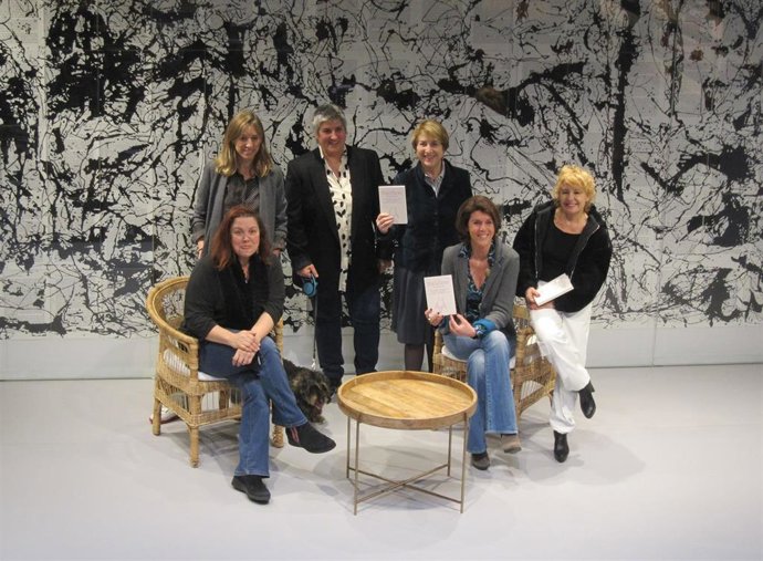 El libro recoge las reflexiones y experiencias de siete mujeres que hablan abiertamente del sexo