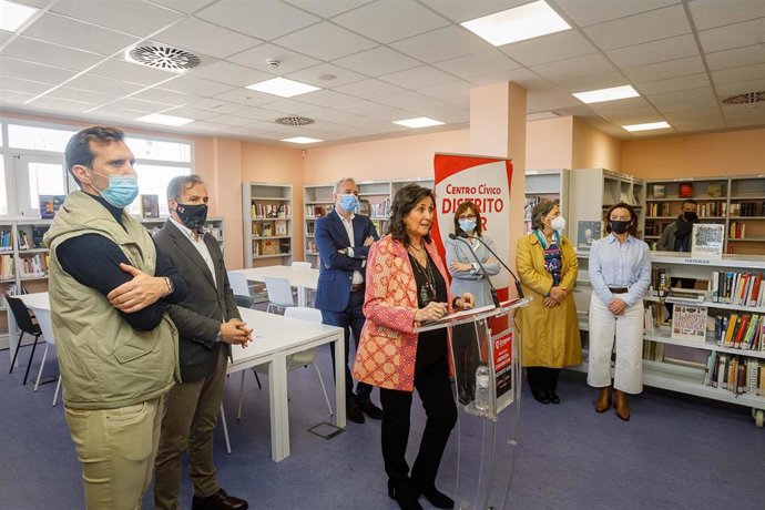 Rosales del Canal estrena su nueva biblioteca municpal.