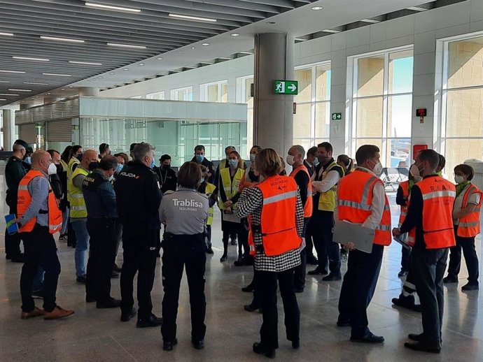 Simulacros de emergencia en la nueva zona sur del terminal del Aeropuerto.