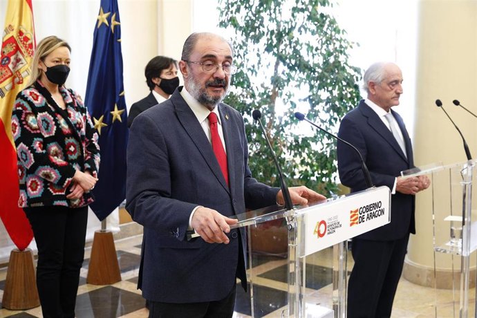 El presidente del Gobierno de Aragón, Javier Lambán, ha realizado las declaraciones tras su reunión con el presidente de Faes Farma, Mariano Úcar.