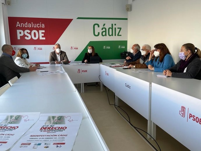 Ruiz Boix con los representantes sindicales.