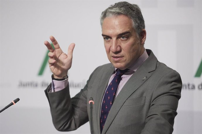 El consejero de Presidencia, Elías Bendodo, durante la rueda de prensa tras el Consejo de Gobierno Andaluz en el Palacio de San Telmo, a 15 de febrero de 2022 en Sevilla (Andalucía, España)