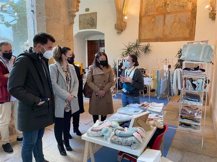 Archivo - El diputado de Reto Demográfico, Álvaro Sánchez Cotrina, en la inauguración de la I Feria Transfronteriza de Moda Sostenible que se celebró el pasado mes de diciembre en el complejo cultural San Francisco de Cáceres