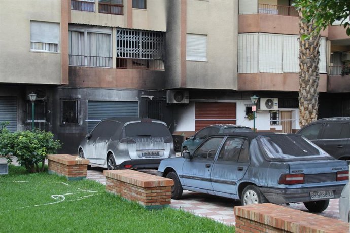 Archivo - Imagen de archivo de un incendio de vehículos