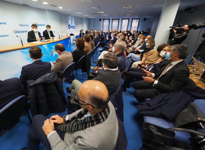 Fernández Mañueco interviene en un momento de la Junta Directiva celebrada dos días después de las elecciones del 13 de febrero