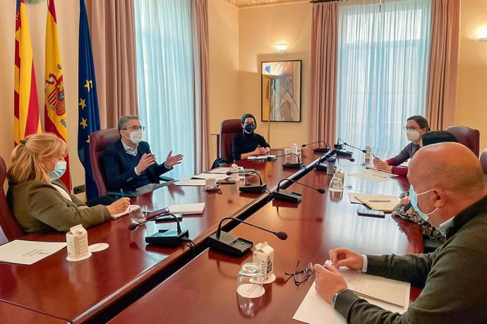 El Consell aprobará ayudas para que ayuntamientos de interior tengan un transporte a la demanda adaptado a sus vecinos