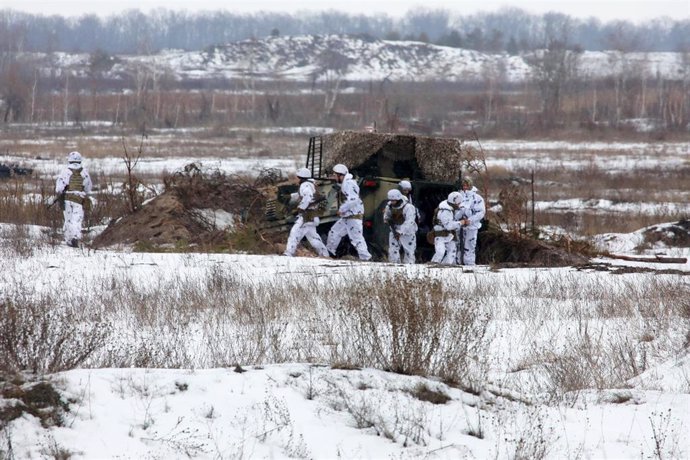 10 February 2022, Ukraine, Kharkiv Region: Soldiers of the Ivan Sirko 92nd Mechanised Brigade of the Ukrainian Armed Forces take part in a drill, as tensions remain high over the build-up of Russian forces near the border with Ukraine. Photo: -/Ukrinfor