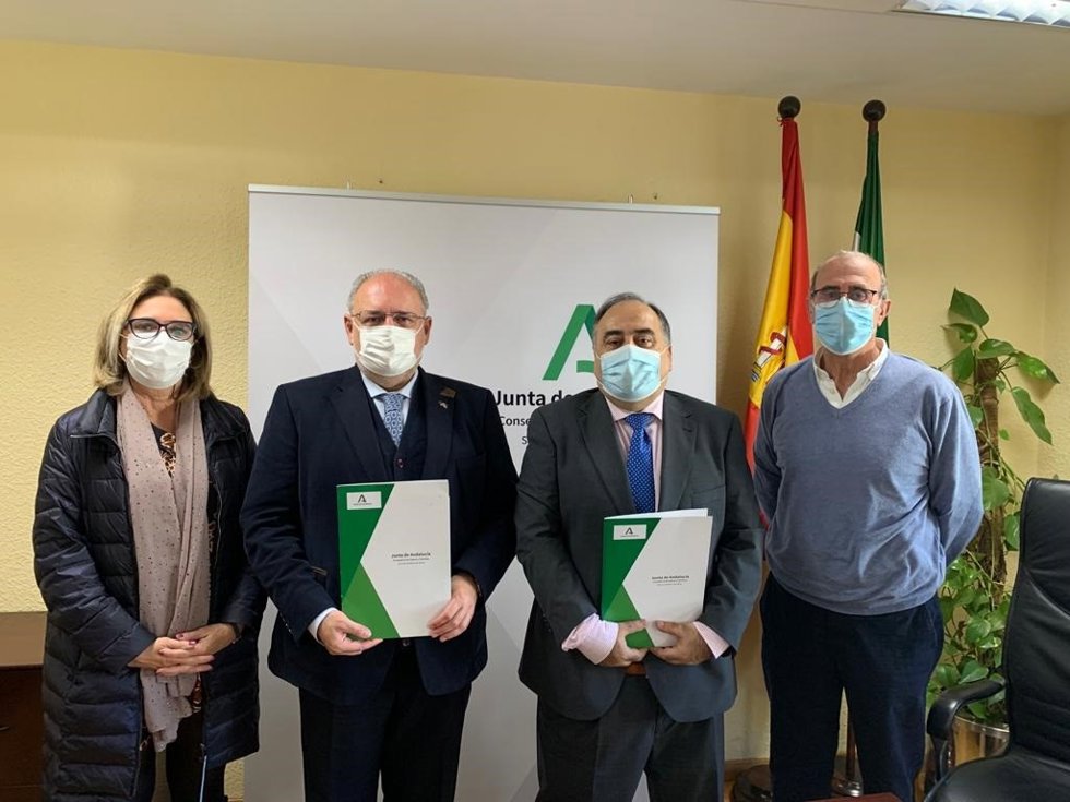 Firma del protocolo del SAS y la SARH para mejorar la atención radiológica en Andalucía