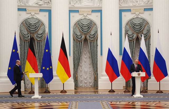 El canceller d'Alemanya, Olaf Scholz, i el president de Rússia, Vladímir Putin