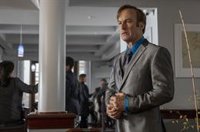 Bob Odenkirk relata cómo le salvaron la vida en el set de Better Call Saul tras su infarto: "Me rompieron las costillas"