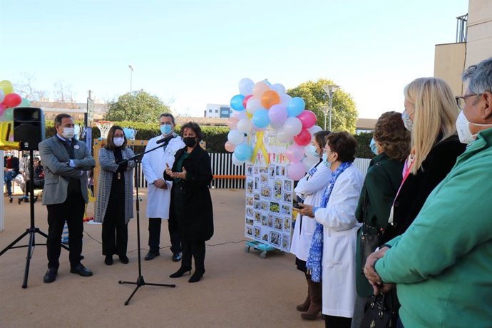 Profesionales sanitarios y asociaciones celebran el Día internacional del Cáncer Infantil.