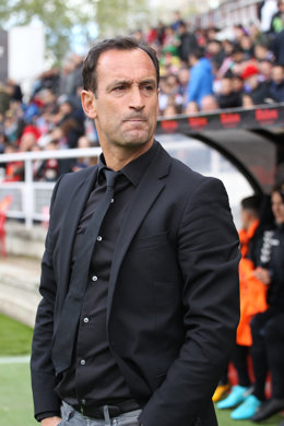 Archivo - Tenerife's coach Joseba Etxeberria during Liga 123 match between Rayo Vallecano  and Tenerife at the Vallecas stadium in Madrid, Sunday, April 29th 2018.
