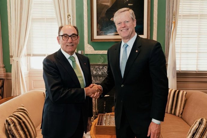 El presidente de Iberdrola, Ignacio Galán, y el gobernador de Massachusetts, Charlie Baker