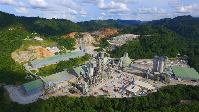 Planta de Cementos Molins en Río Claro (Colombia)