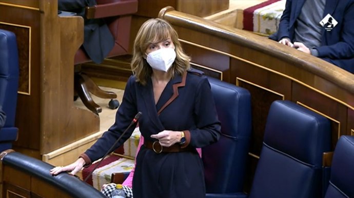 La ministra de Educación y FP, Pilar Alegría, en el Pleno del Congreso este miércoles 16 de febrero de 2022