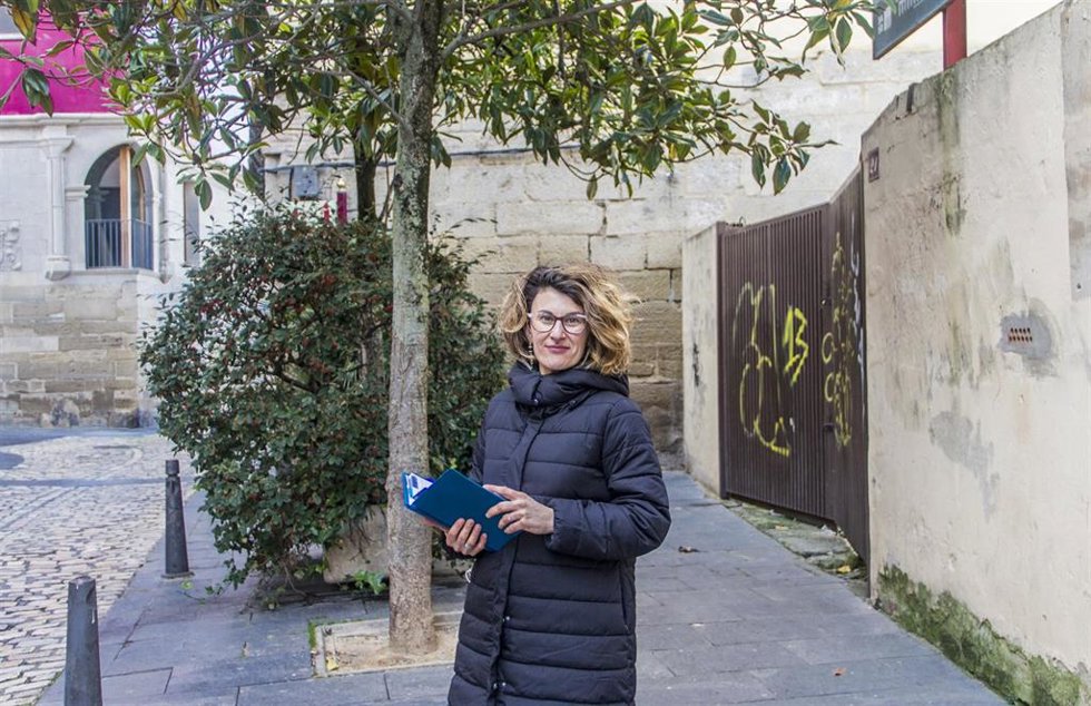 Rocío Fernández, junto al yacimiento