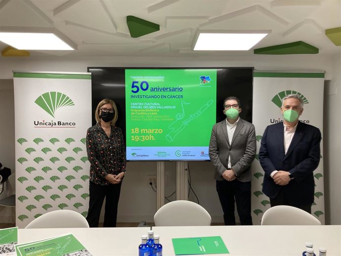 María José Rivera, Javier Robles y Artemio Domínguez.