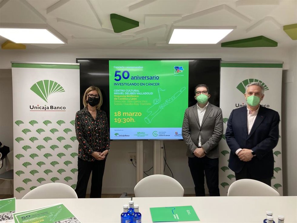 María José Rivera, Javier Robles y Artemio Domínguez.