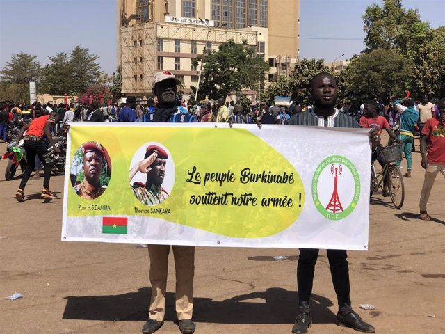 Manifestación de apoyo a las Fuerzas Armadas en Uagadugú, Burkina Faso