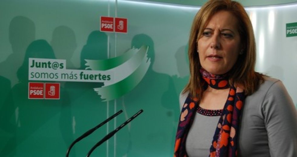 Archivo - Rosario Andújar, alcaldesa de Osuna y miembro de la dirección del PSOE de Sevilla, en una imagen de archivo.