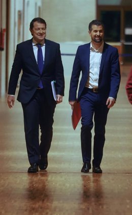 Foto de archivo de Mañueco y Tudanca durante la celebración del primero de los debates electorales la pasada campaña.