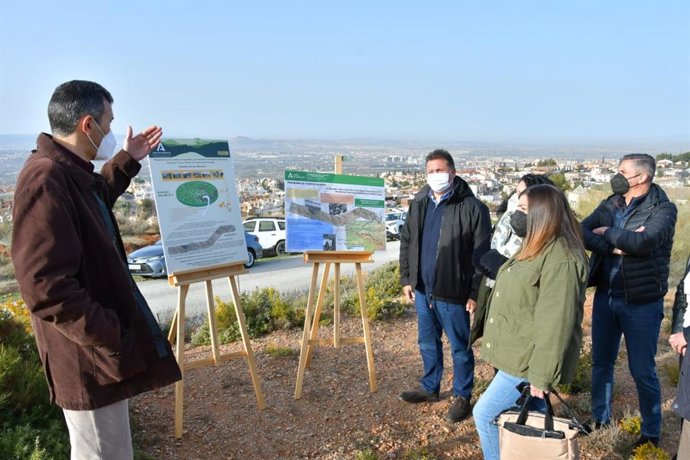 Visita a las mejoreas en la vía pecuaria del Camino de los Neveros, en Huétor Vega (Granada).