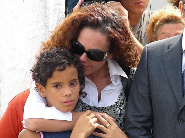 Archivo - Rocío Carrasco y Gloria Camila, en una imagen de archivo